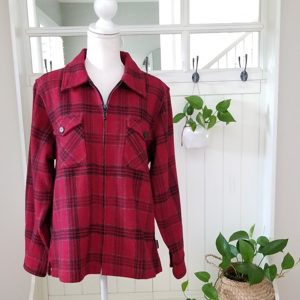 Women's Classic Woolrich Red & Black Plaid Zip Up Jacket